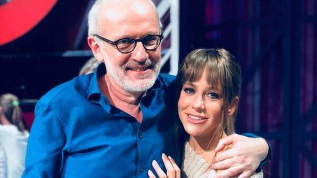 Барановская сделала селфи с Гордоном и его женой — как дедушка с внучкой