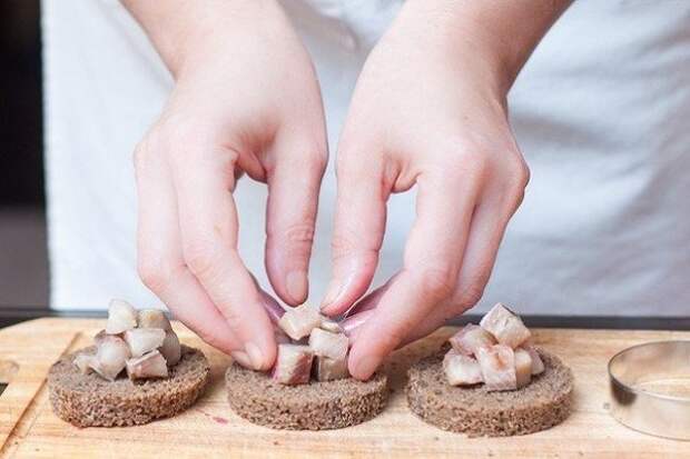 приготовление селедки под шубой