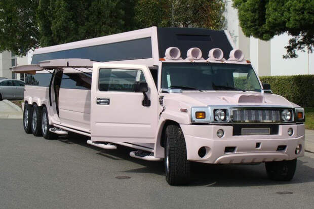 Вообще, Hummer стал одним из самых популярных лимо-доноров во всем мире и вариантов его переделок насчитывается многие тысячи. лимузин, лимузины