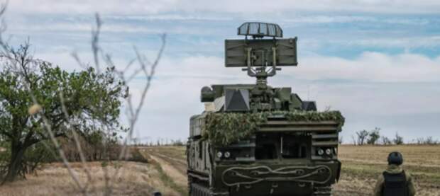 Украинские беспилотники вновь атаковали Россию. Ограничивалась работа аэропортов, в Крыму повреждены электроподстанции Украинские беспилотники вновь атаковали Россию. Ограничивалась работа аэропортов, в Крыму повреждены электроподстанции
