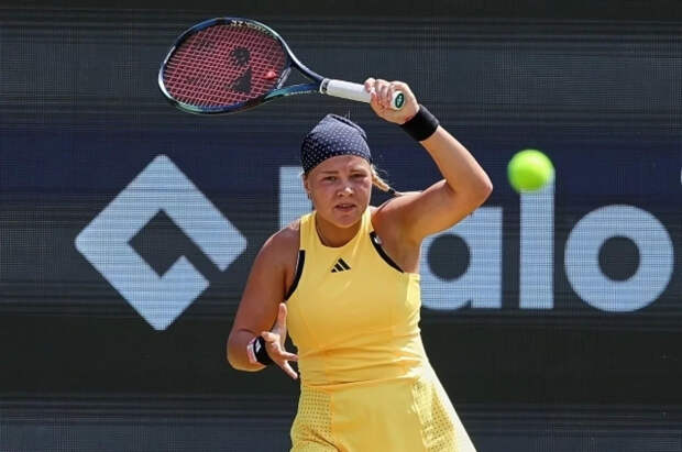 Теннисистка Шнайдер одержала верх над Крейчиковой на Australian Open