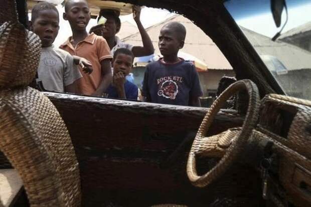 40-летний нигериец связал себе машину