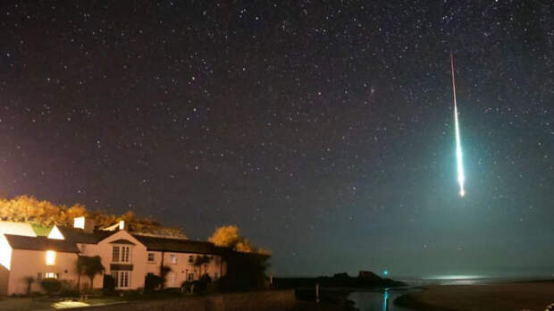 Метеор озарил небо США и Канады