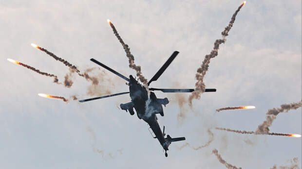 Ми-8 и Ми-28 устроили небольшое авиашоу в зоне СВО на радость соотечественникам