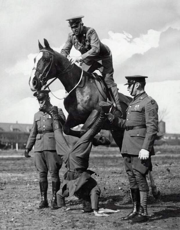 1930s-cavalry-training-1.jpg