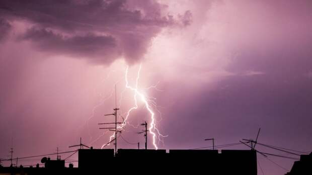 В подмосковной Балашихе прохожего убила молния