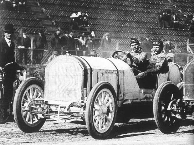 Подборка фотографий автогонок прошлого века (154 фото)