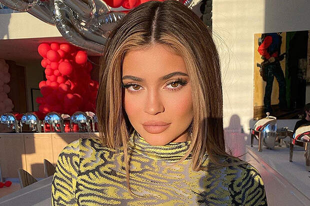 Дизайнер осудил Кайли Дженнер за неблагодарность к малоизвестным брендам: "Спасибо безымянным дизайнерам"