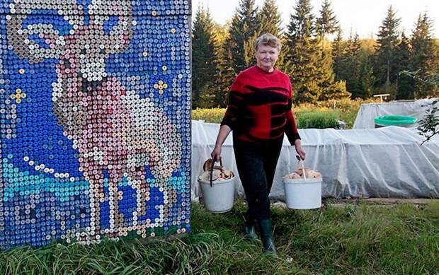 Мозаика из 30000 пластиковых крышек. *Тюнинг* от россиянки Ольги Костиной