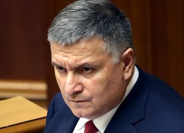 Отставка Авакова: новому главе МВД Украины придется «сдать Донбасс»