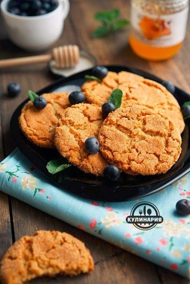 С пасхе печенье медовое фото. Вкусного медового печенья. Медовое печенье. Печенье с медом и орехами. Медовое песочное печенье.