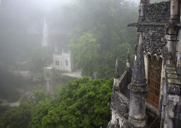 В тумане Кинта Да Регалейра, Сказочно, дворец, история, факты