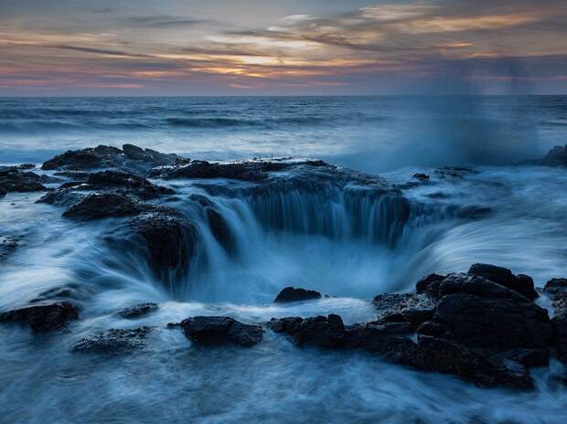 thors-well-scene_95209_990x742