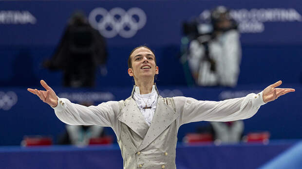 Гуменник уверенно лидирует после короткой программы в финале Гран-при России в Челябинске