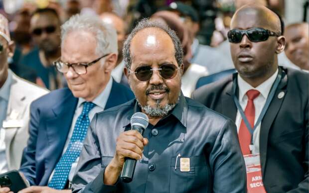 Президент Сомали выжил при миномётном обстреле