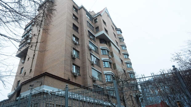 Ночной отъезд и новый иск: чем обернулась для Долиной потеря квартиры