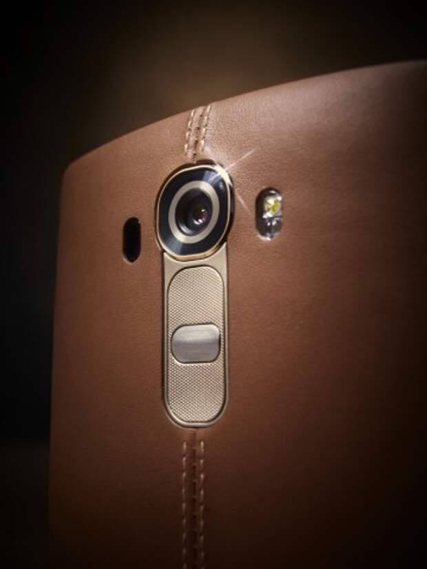 LG G4 оснастили изогнутым дисплеем и кожаной задней крышкой