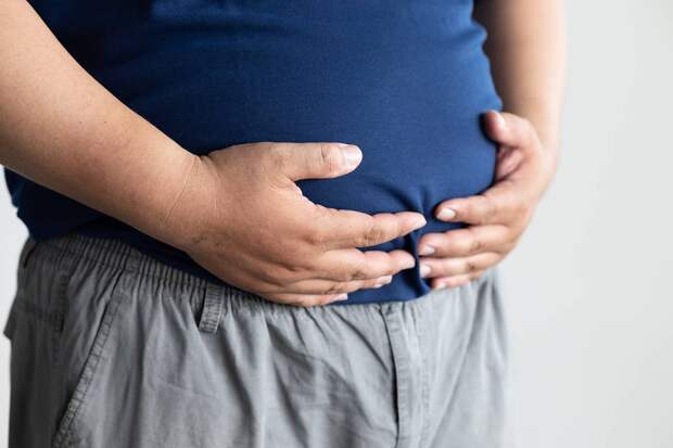 Женщина призналась похудевшему мужу в симпатии к мужчинам с пивными животами и обидела его