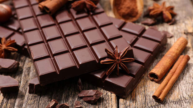 Диетолог Дианова назвала белый шоколад самым вредным для организма