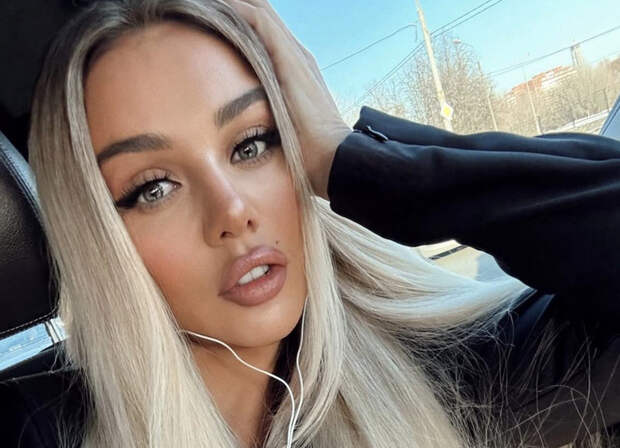 «Он остался»: Седокова в восторге от подарка настойчивого кавалера