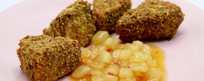 Жареный сыр "Бри" в фисташковой панировке вкусный рецепт с фото пошагово и видео