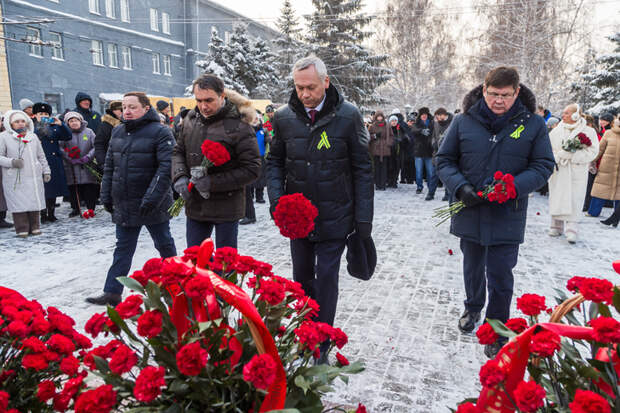 Андрей Травников поздравил новосибирцев с годовщиной снятия блокады Ленинграда