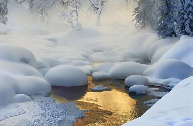 зимние пейзажи камни в снегу