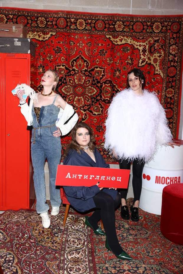 Острый приступ ностальгии: Алёна Водонаева, Андрей Малахов и Аня Чиповская Острый приступ ностальгии: Алёна Водонаева, Андрей Малахов и Аня Чиповская