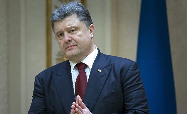 Президент Украины Петр Порошенко общается с журналистами после переговоров в Минске Президент Украины Петр Порошенко общается с журналистами после переговоров в Минске