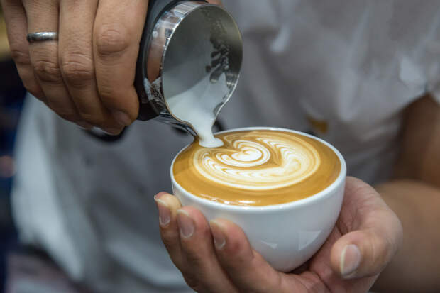 Назван самый вредный кофейный напиток