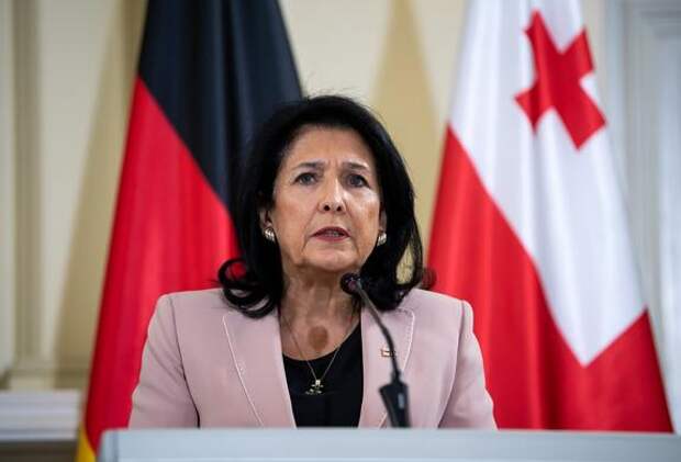 Глава авиакомпании Georgian Airways заявил, что президент Зурабишвили из-за ее политики может стать в Грузии персоной нон грата