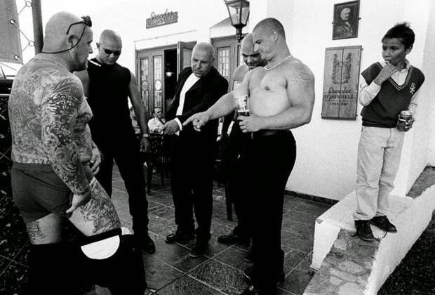Реальные британские бандиты в откровенном фотопроекте Джослина Бэйна Хогга