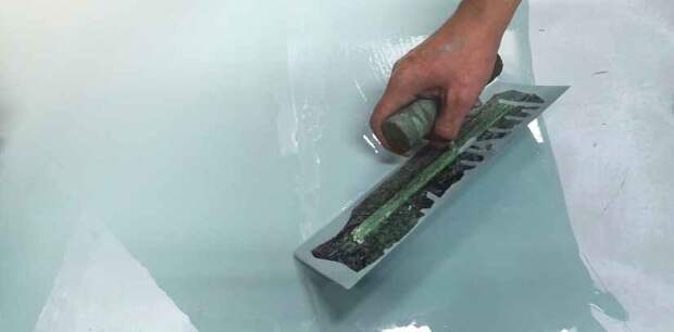 Как правильно заливать наливной пол в квартире: пошаговая инструкция