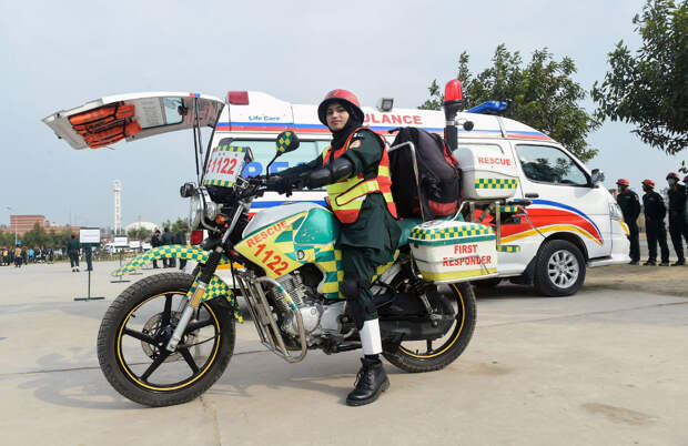 Скорая помощь на мотоцикле, Лахор
