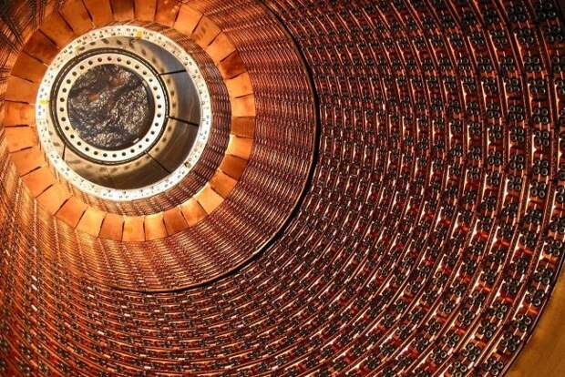 1246103837_lhc4.jpg
