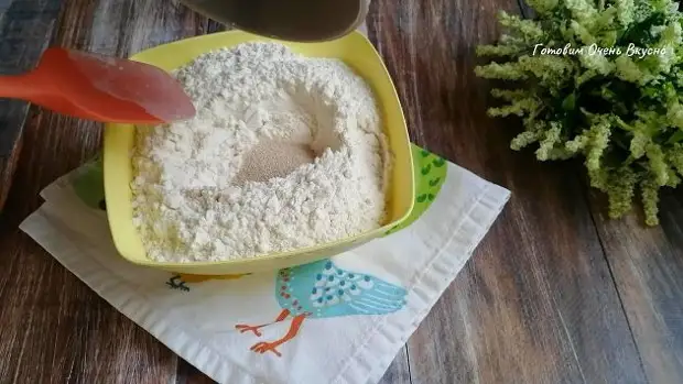 Сколько ни пробовала другие, всегда возвращаюсь к нему. Краффин - идеальный кулич. Быстрое тесто без опары