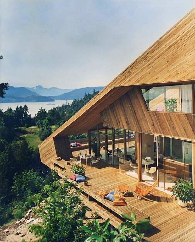 24. Дом в западном Ванкувере, Канада, спроектированный Артуром Эриксоном и Джеффри Мэсси в 1967 году