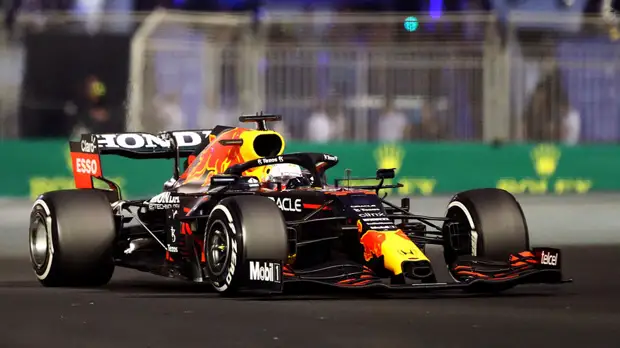 Ферстаппен выиграл Гран-при Абу-Даби и стал чемпионом мира «Формулы-1»