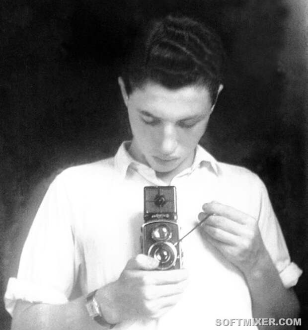 jc-self-portrait-with-rolleiflex