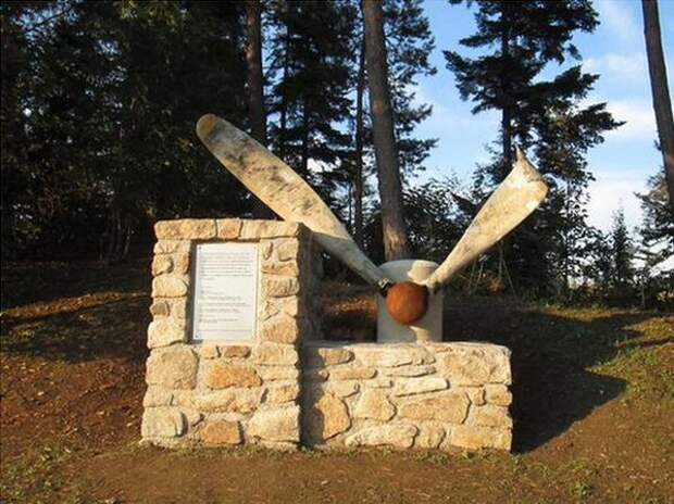 Семья из Австрии установила памятник советским солдатам
