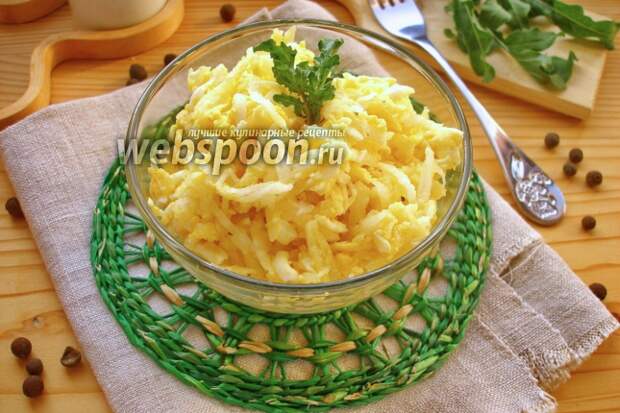 Фото Салат с дайконом, яйцом и сыром