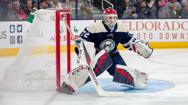 Уход в раздевалку и конфликт с одноклубниками: стали известны причины отстранения вратаря «Коламбуса» Бобровского