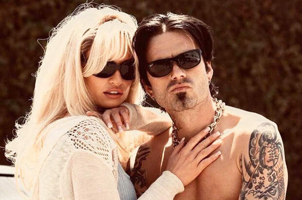 В сети появились новые фото Лили Джеймс и Себастиана Стэна в образах Памелы Андерсон и Томми Ли