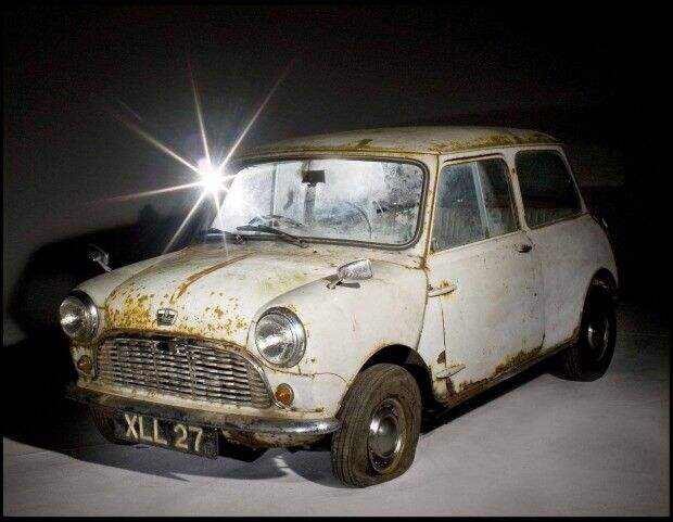 Один из первых выпущенных MINI первого поколения продадут на аукционе (4 фото)