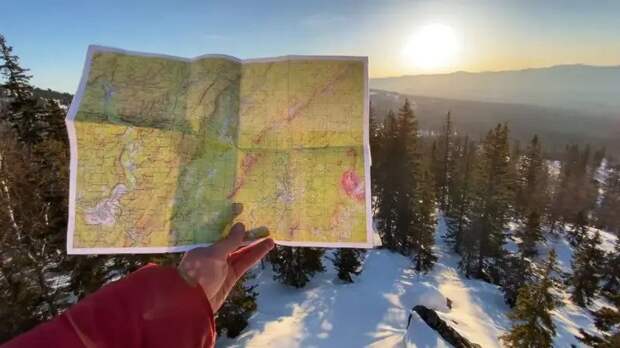 Бумажные карты: запреты в РФ ведут к отставанию и социально-психологической