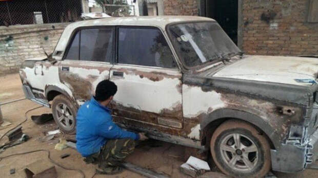 Автослесарь северной вьетнамской провинции Бакзянг превратил ВАЗ-2107 в подобие Rolls-Royce