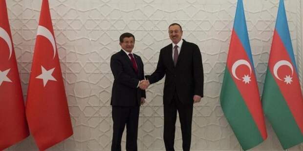 Турция договорилась с Азербайджаном об ускорении строительства газопровода