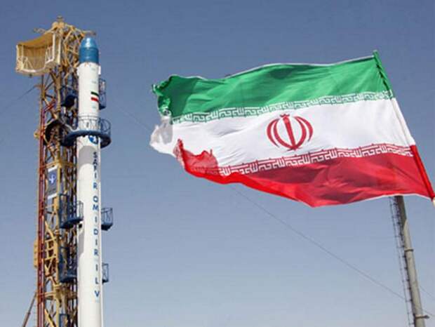 Космический ракетоноситель Ирана на старте