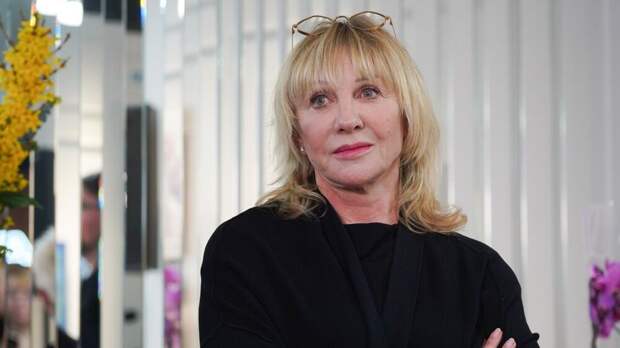 «Я не художник, я фантазер»: Елена Яковлева открыла выставку своих картин