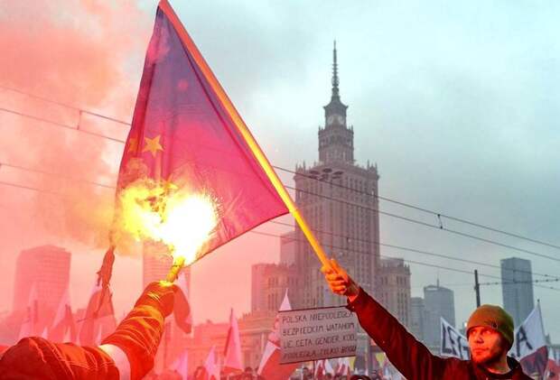 Проучить Варшаву: Польше грозит позорное изгнание из ЕС